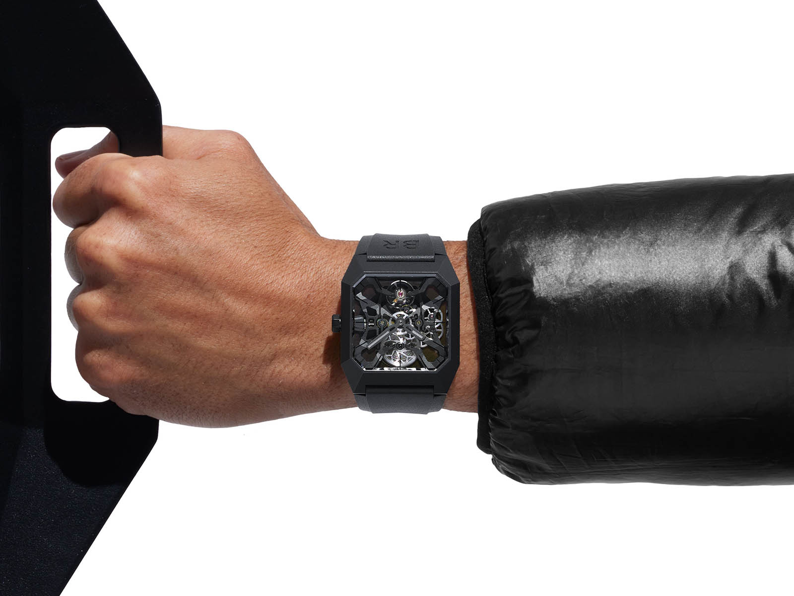 bell-ross-br-03-cyber-ceramic-le-4.jpg