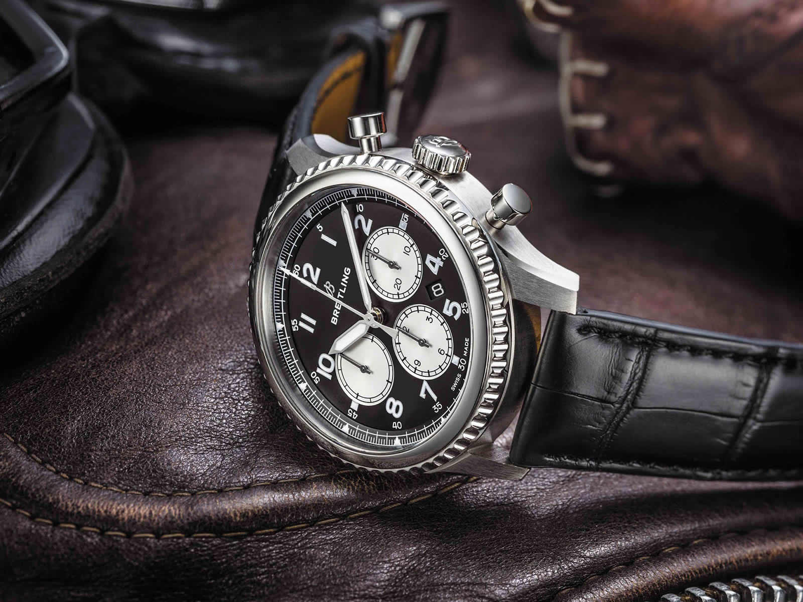 Navitimer 8 b01 hotsell