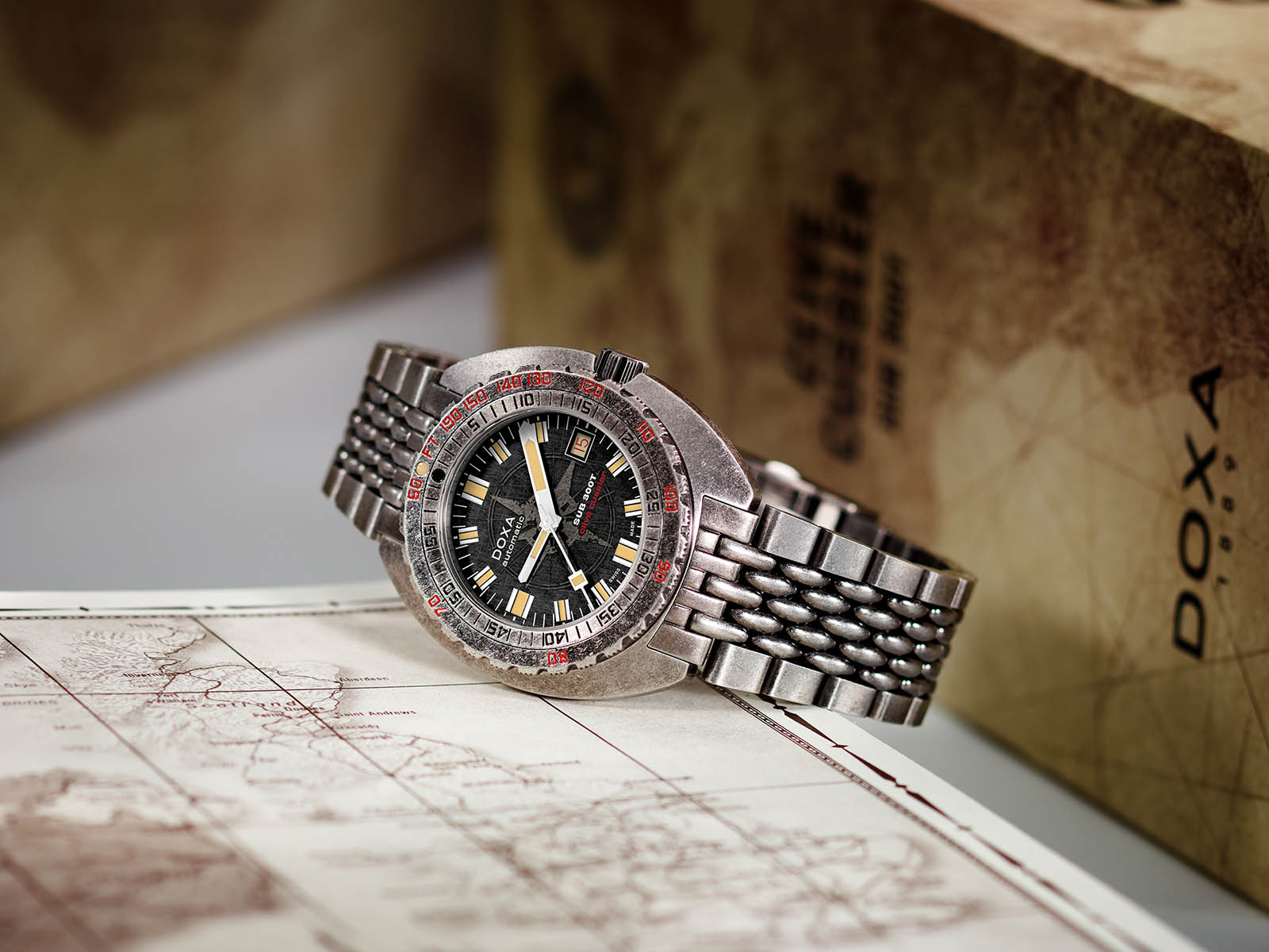 doxa-sub-300t-sharkhunter-clive-cussler-2.jpg