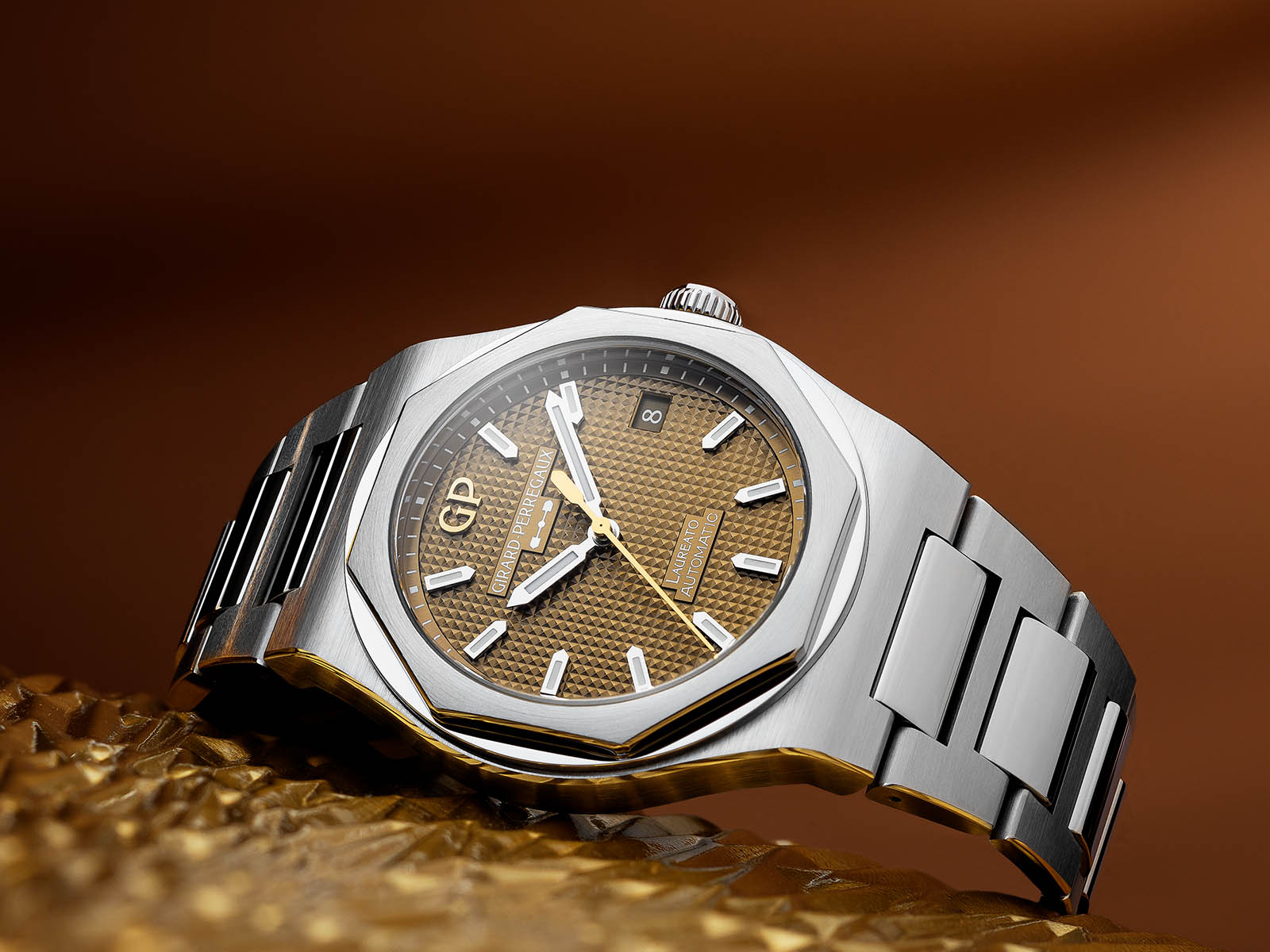 Girard Perregaux Laureato 38 mm Copper Review
