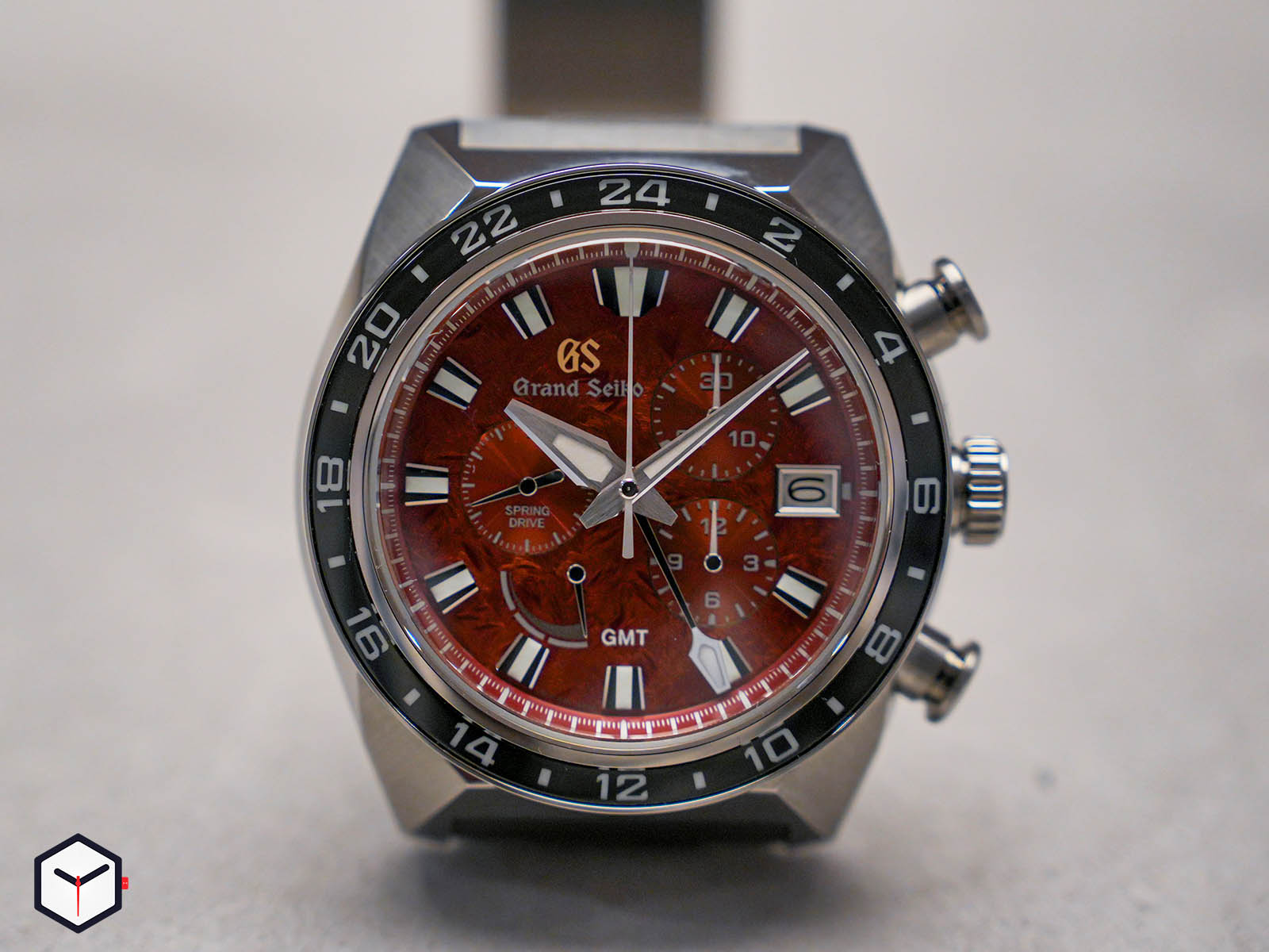 grand-seiko-spring-drive-chronograph-gmt-tokyo-lion-sbgc275-5.jpg