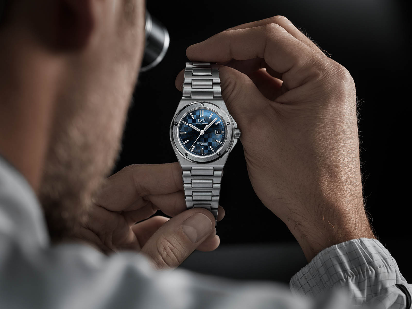 iwc-ingenieur-automatic-40-blue-dial-2.jpg