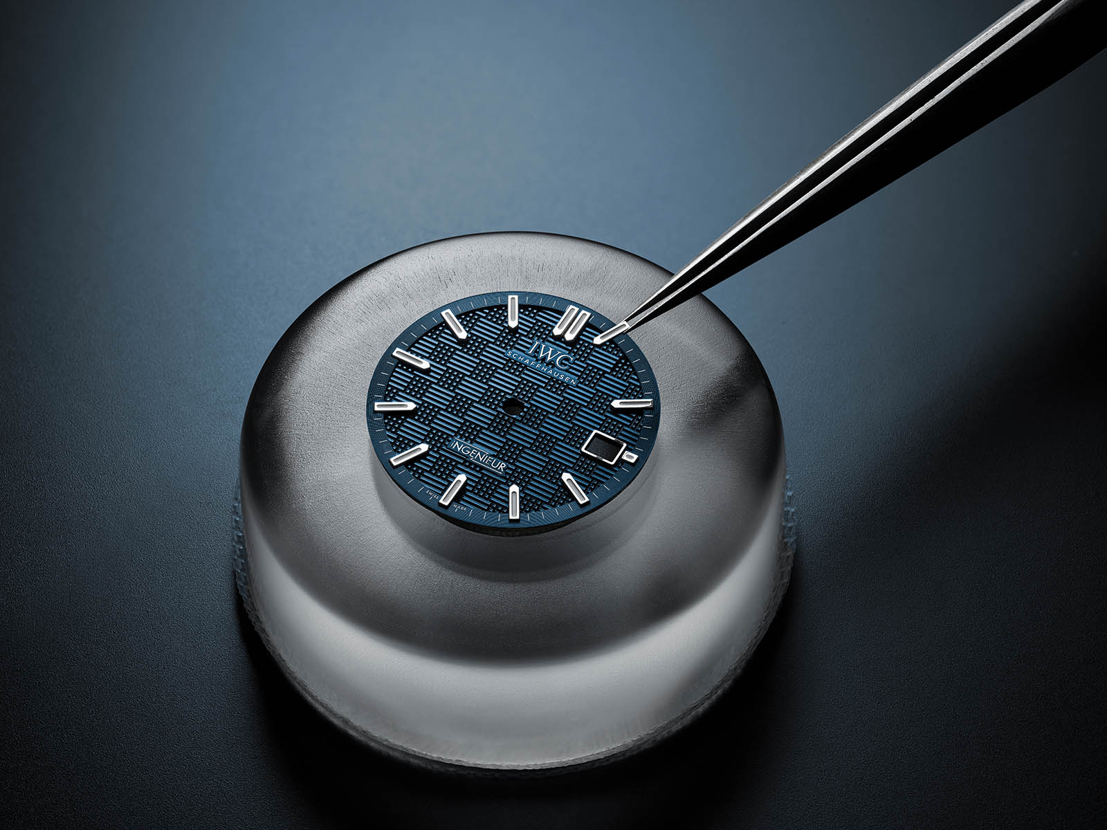 iwc-ingenieur-automatic-40-blue-dial-3.jpg