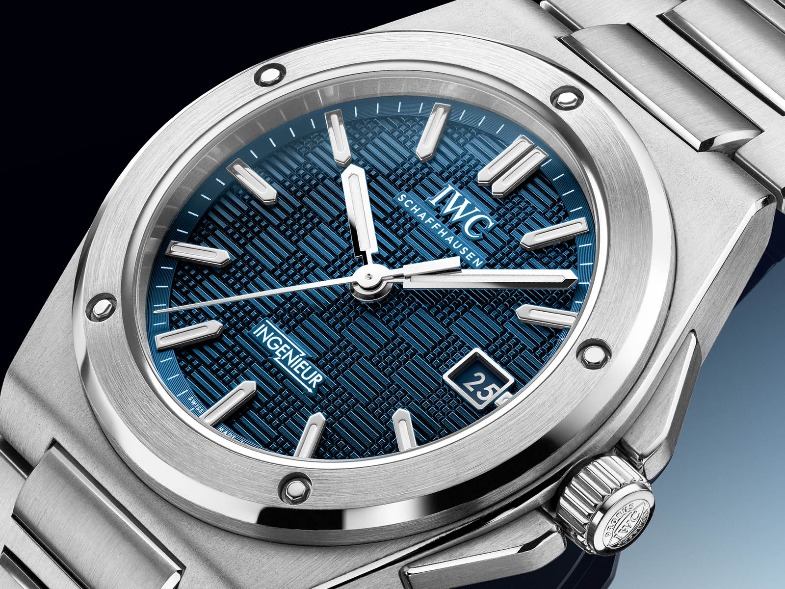iwc-ingenieur-automatic-40-blue-dial-5.jpg