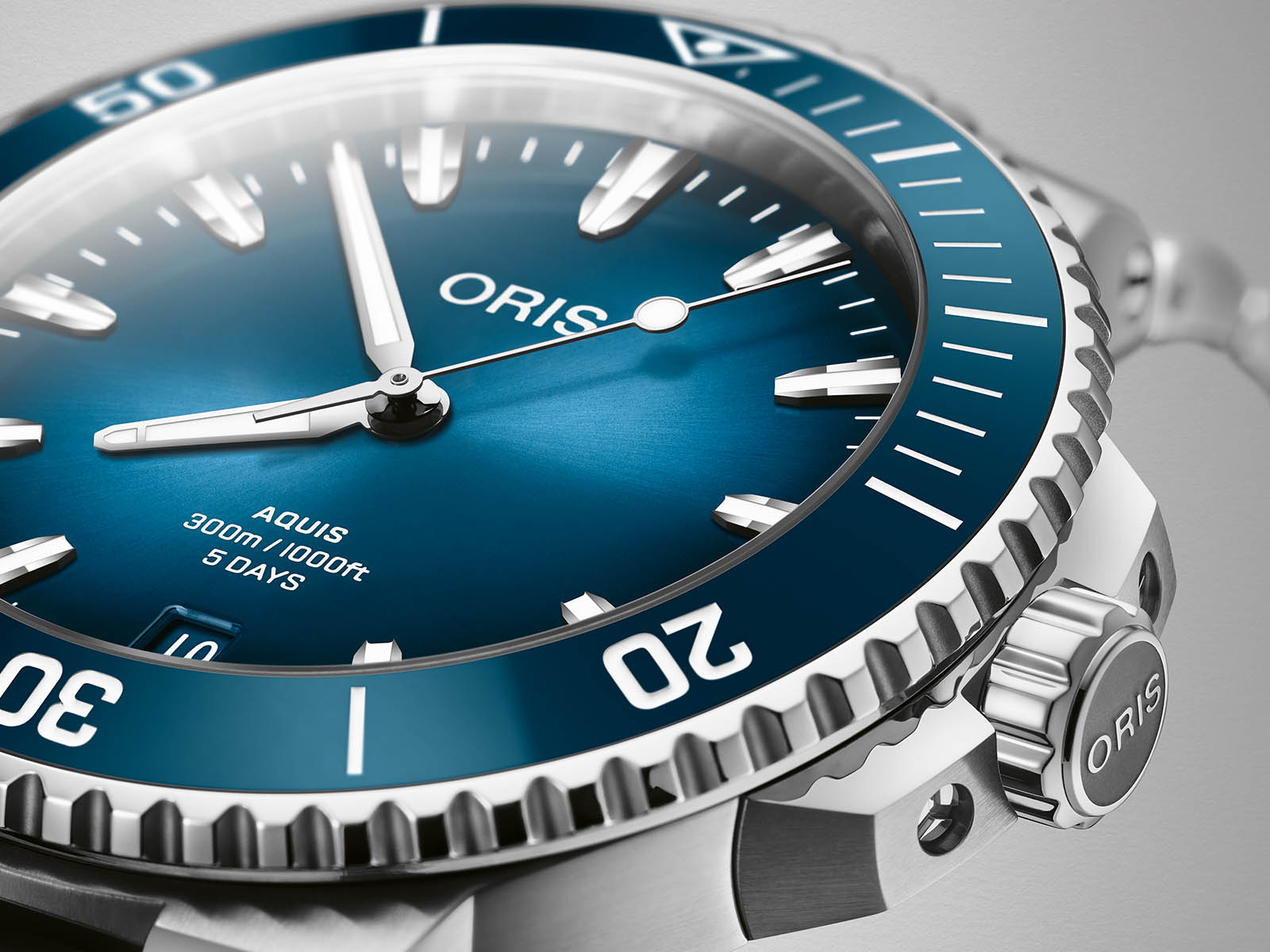 oris-aquis-date-and-aquis-date-upcycle-13.jpg