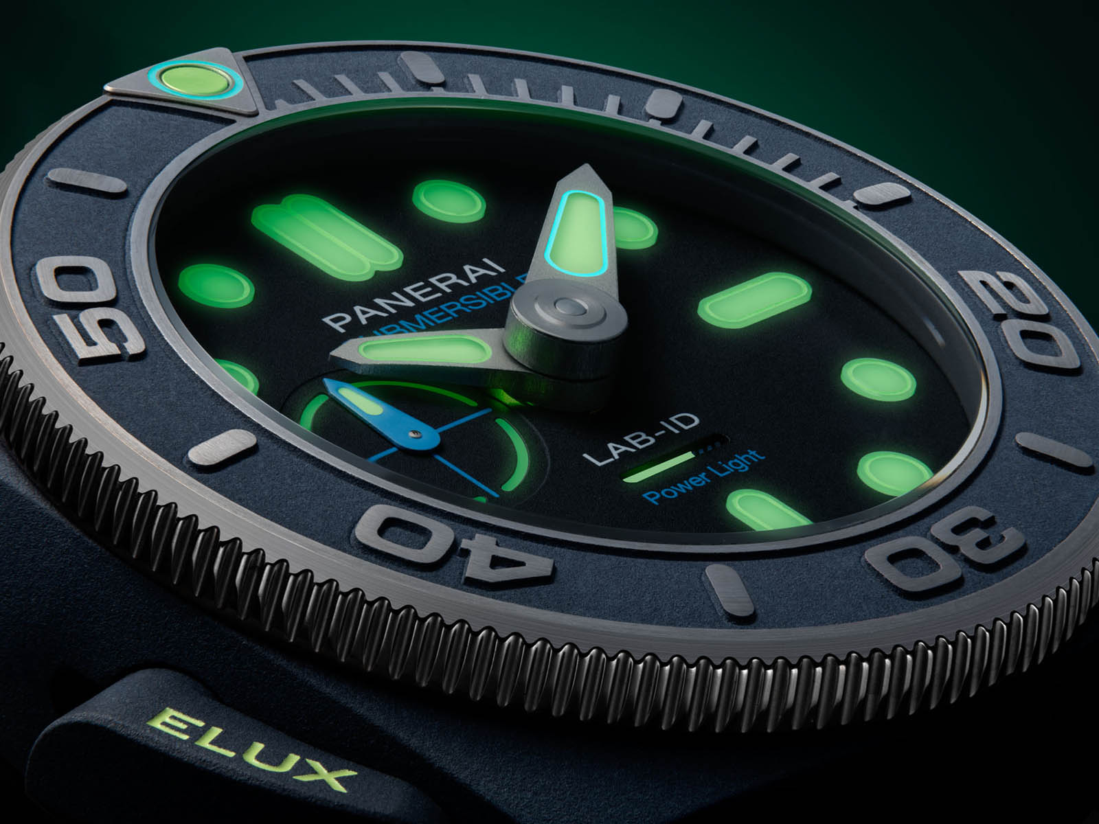 panerai-submersible-elux-lab-id-pam-01800-5.jpg