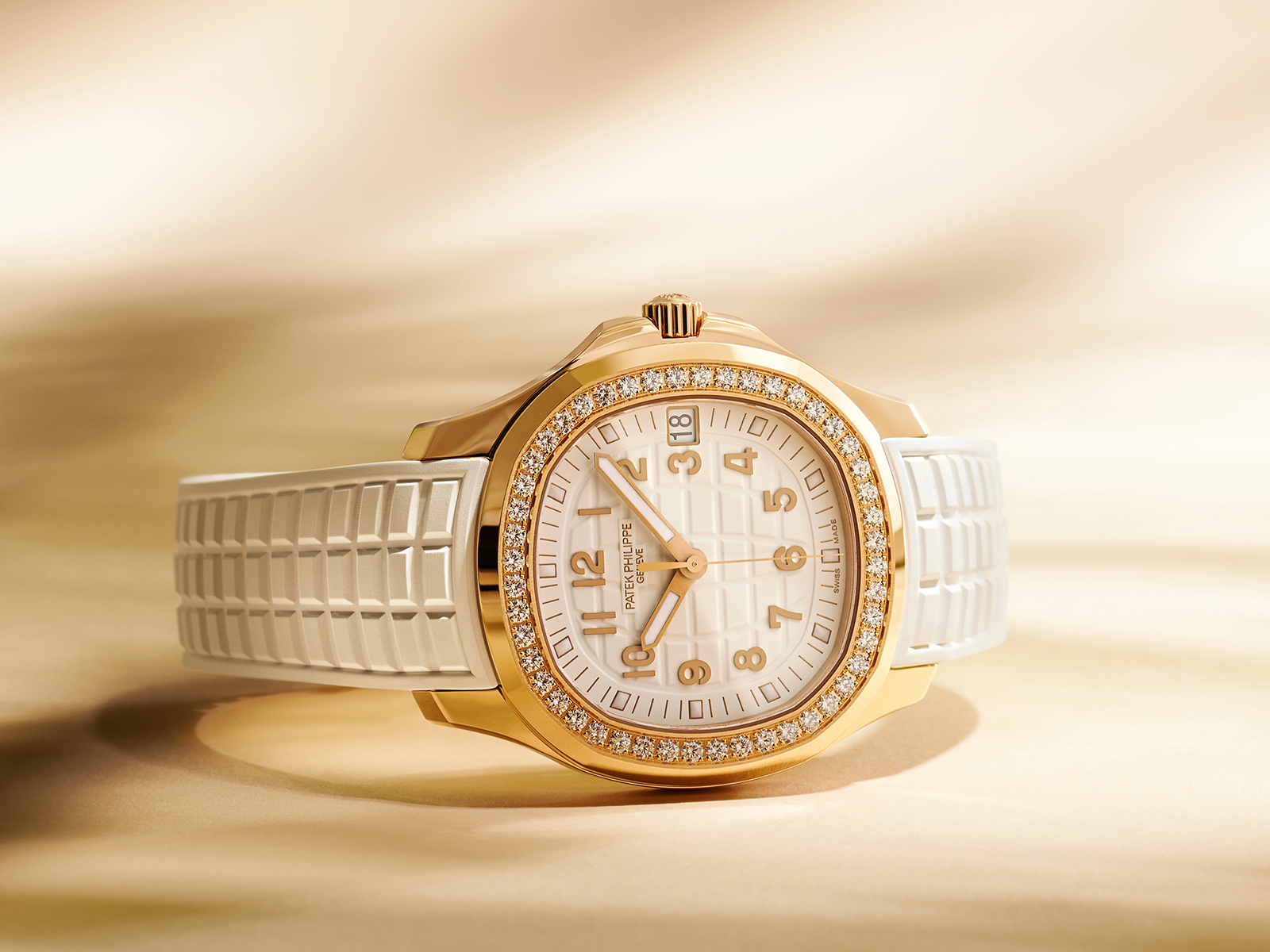 Patek Philippe Aquanaut Ladies Aquanaut Luce with Diamonds White Dial Rose Gold 5268/200R-001