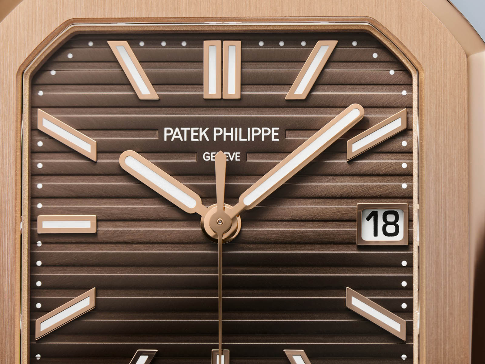 patek-philippe-cubitus-40mm-7-.jpg