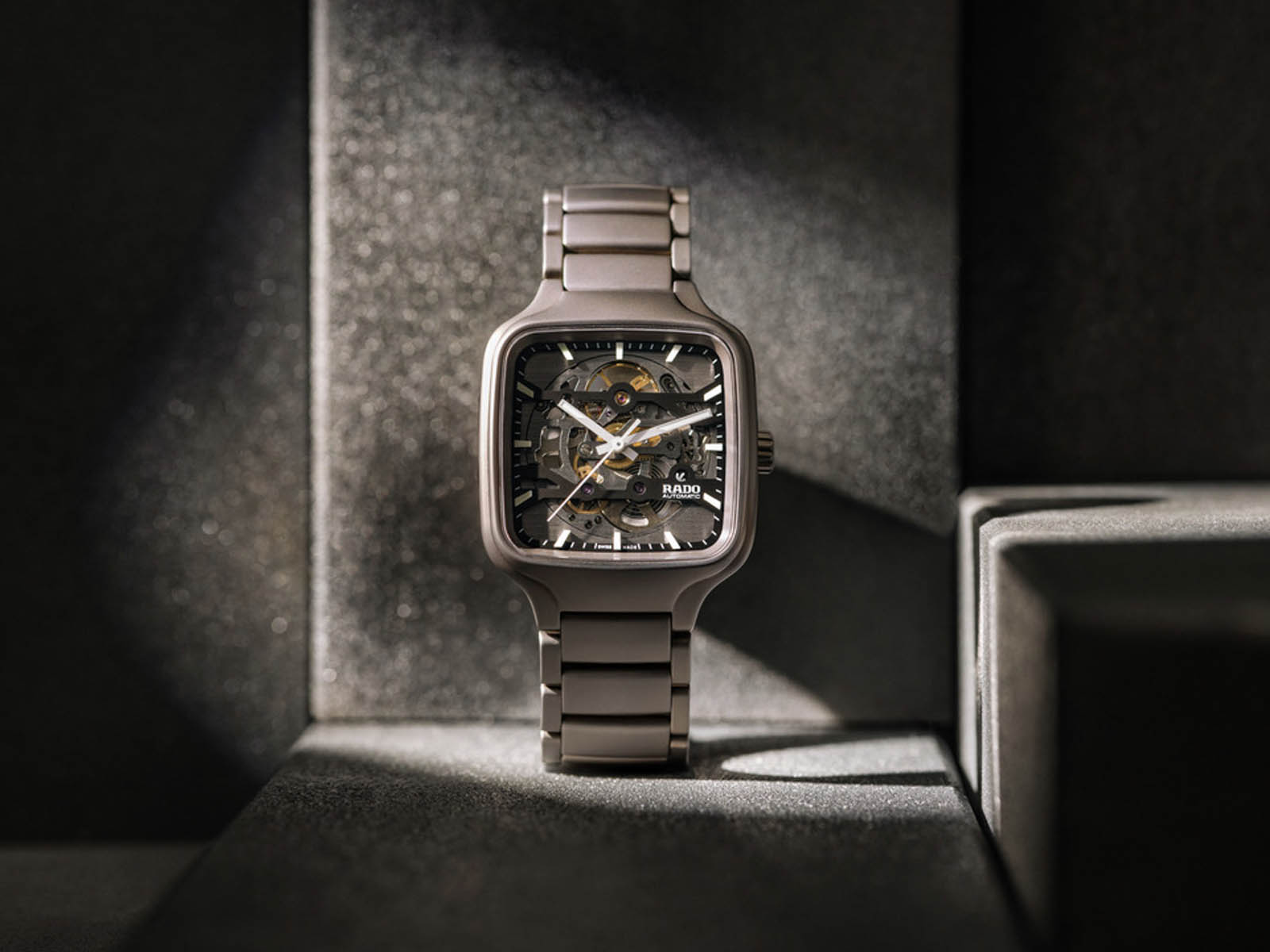 rado-true-square-skeleton-4.jpg