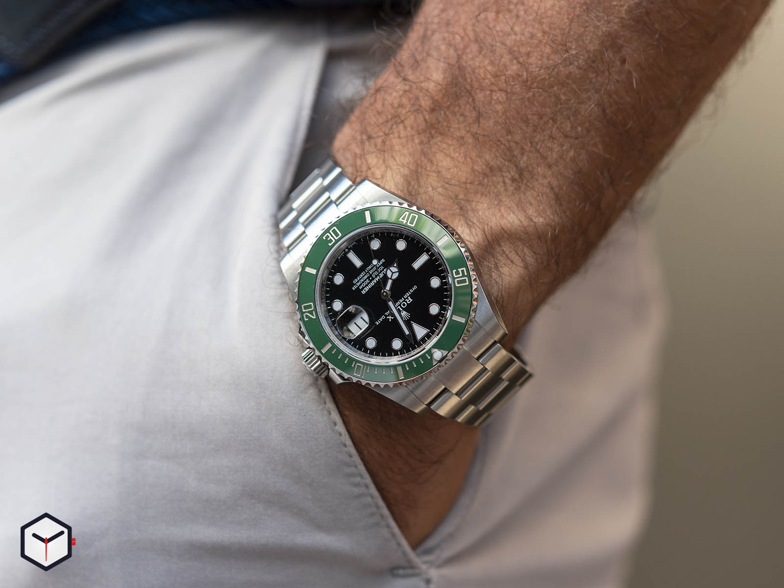 Rolex Submariner Cermit 126610LV Hands-on Review, Macros, Wrist