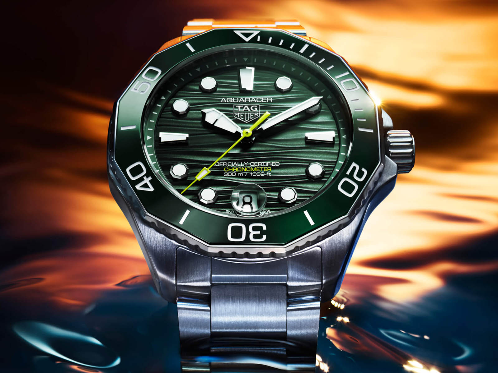 tag-heuer-aquaracer-professional-300-date-gmt-2.jpg