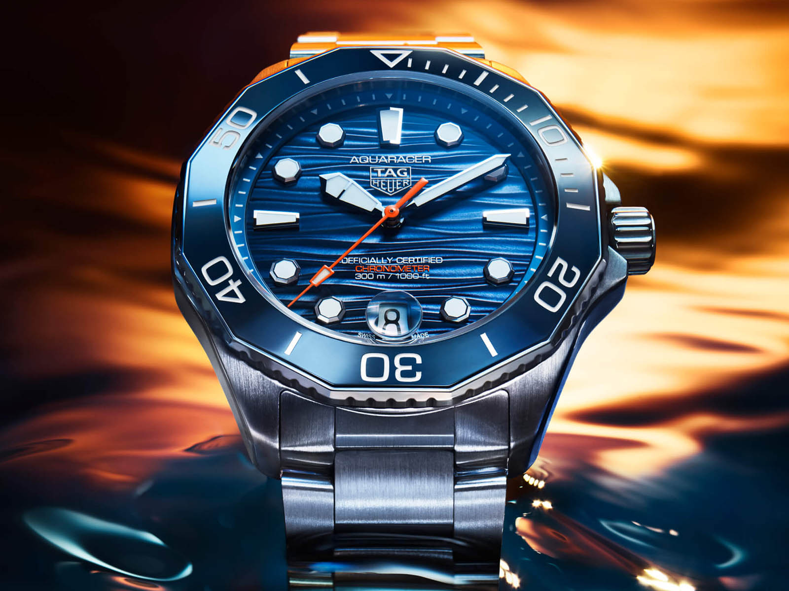 tag-heuer-aquaracer-professional-300-date-gmt-3.jpg
