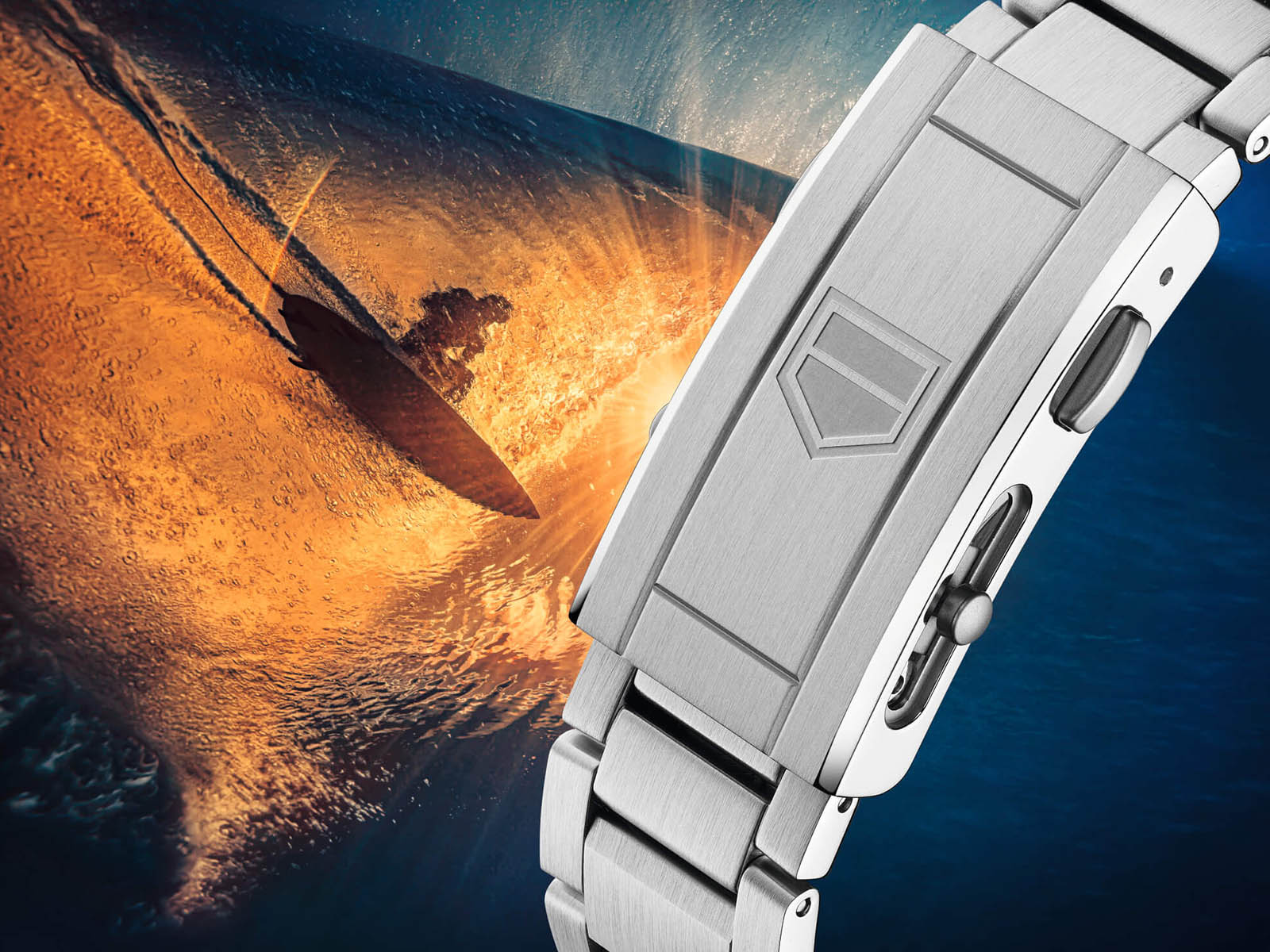 tag-heuer-aquaracer-professional-300-date-gmt-9.jpg