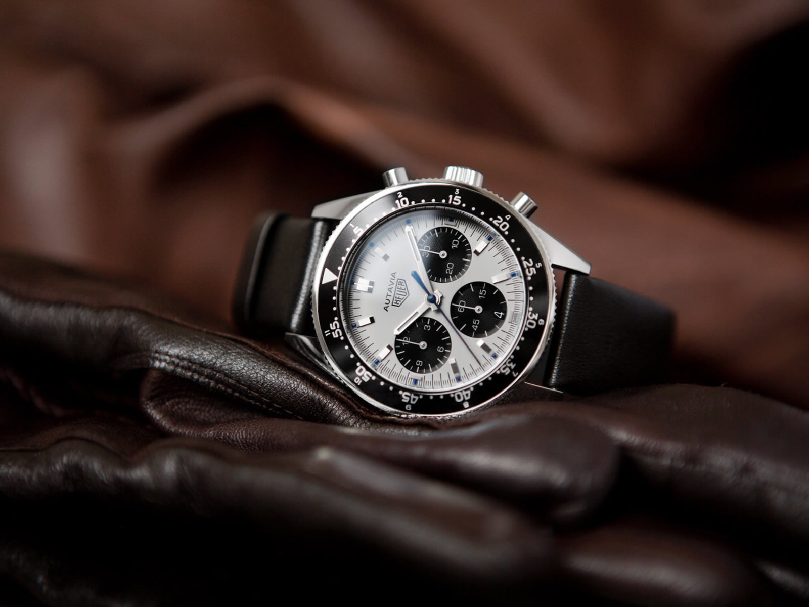 cbe2114-tag-heuer-autavia-jo-siffert-calibre-11-5-.jpg