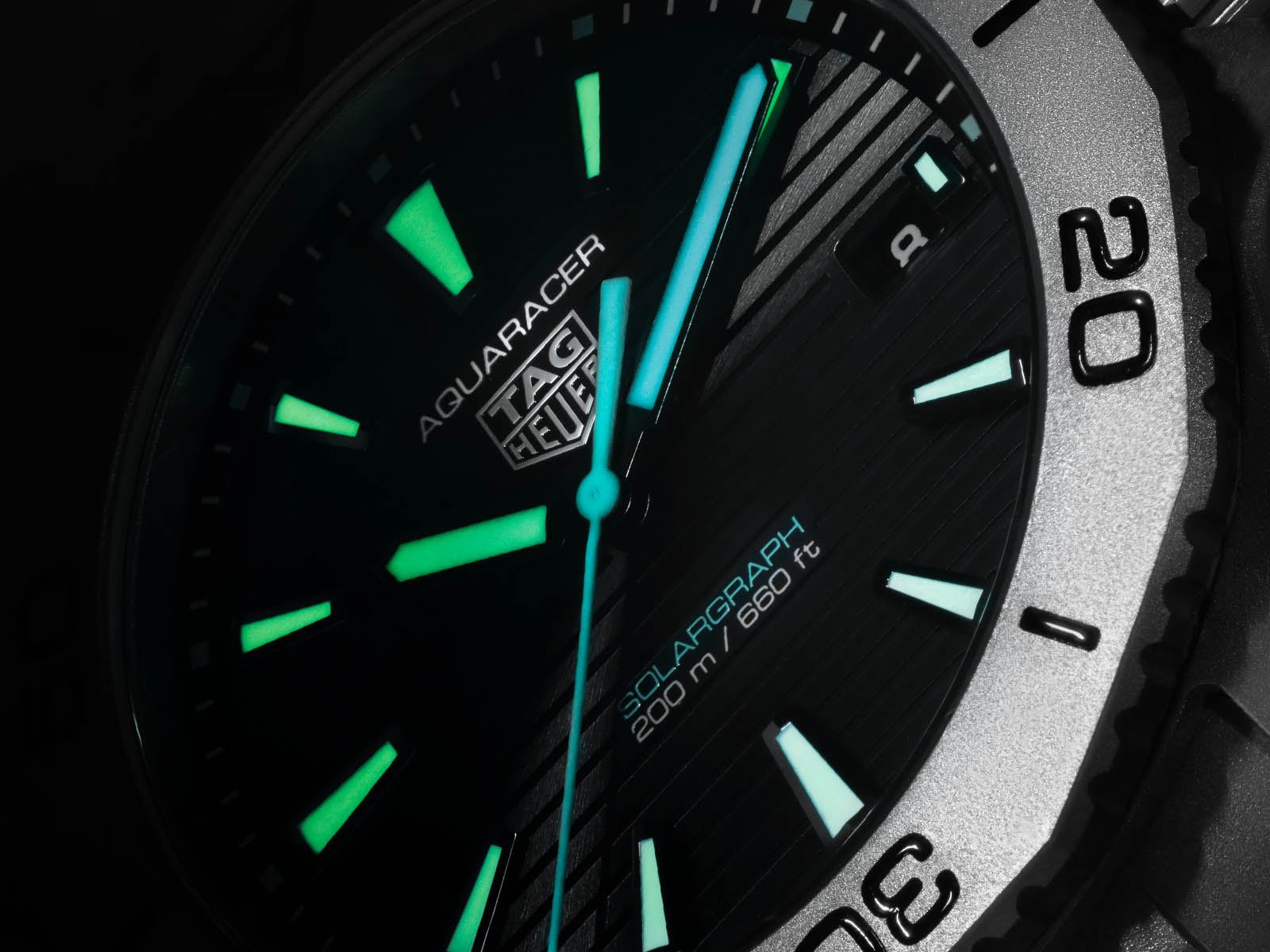 TAG Heuer US Aquaracer Professional 200 Solargraph Edition