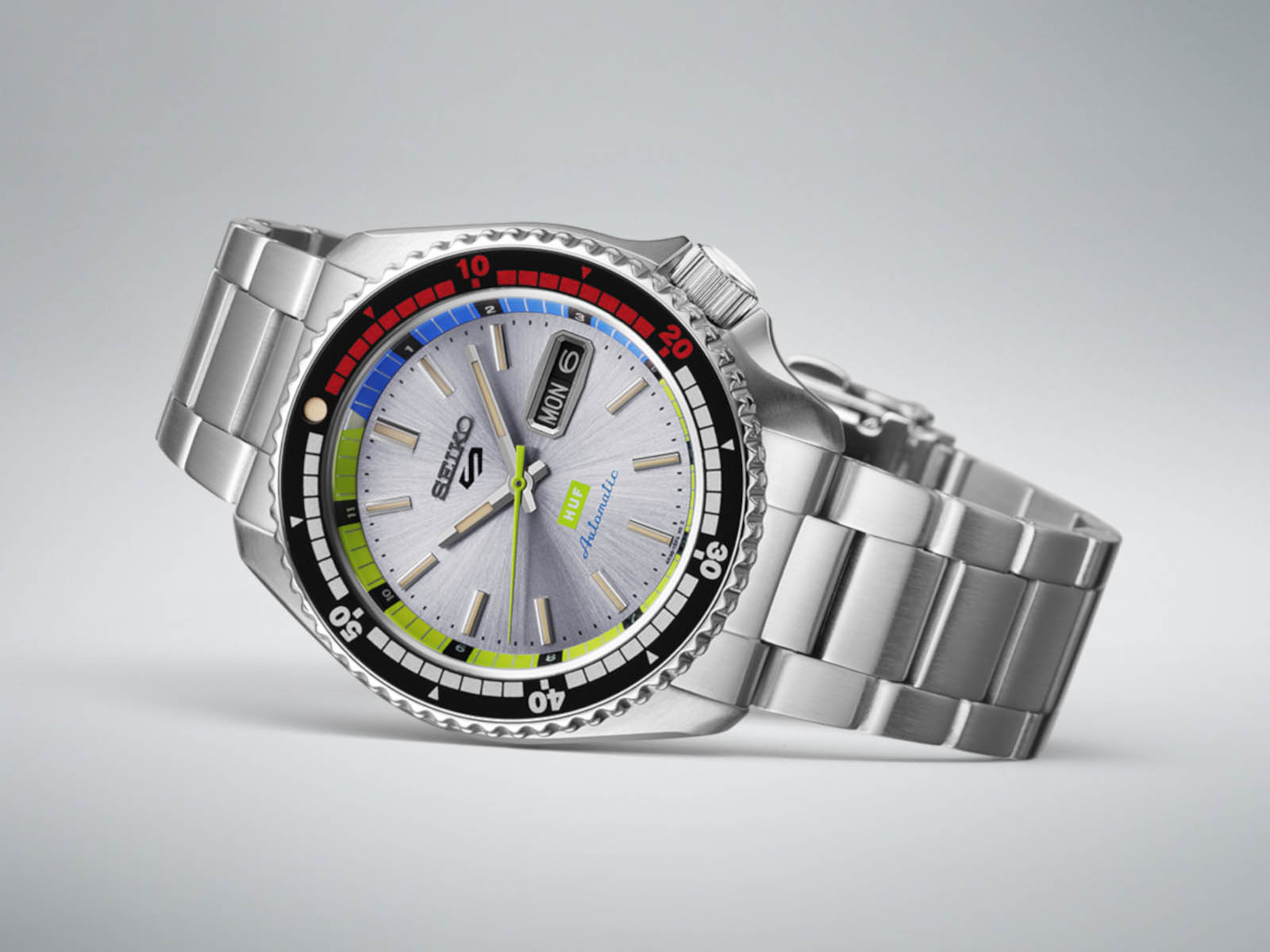 2024-seiko-5-sports-huf-limited-edition-sprl-33-3.jpg