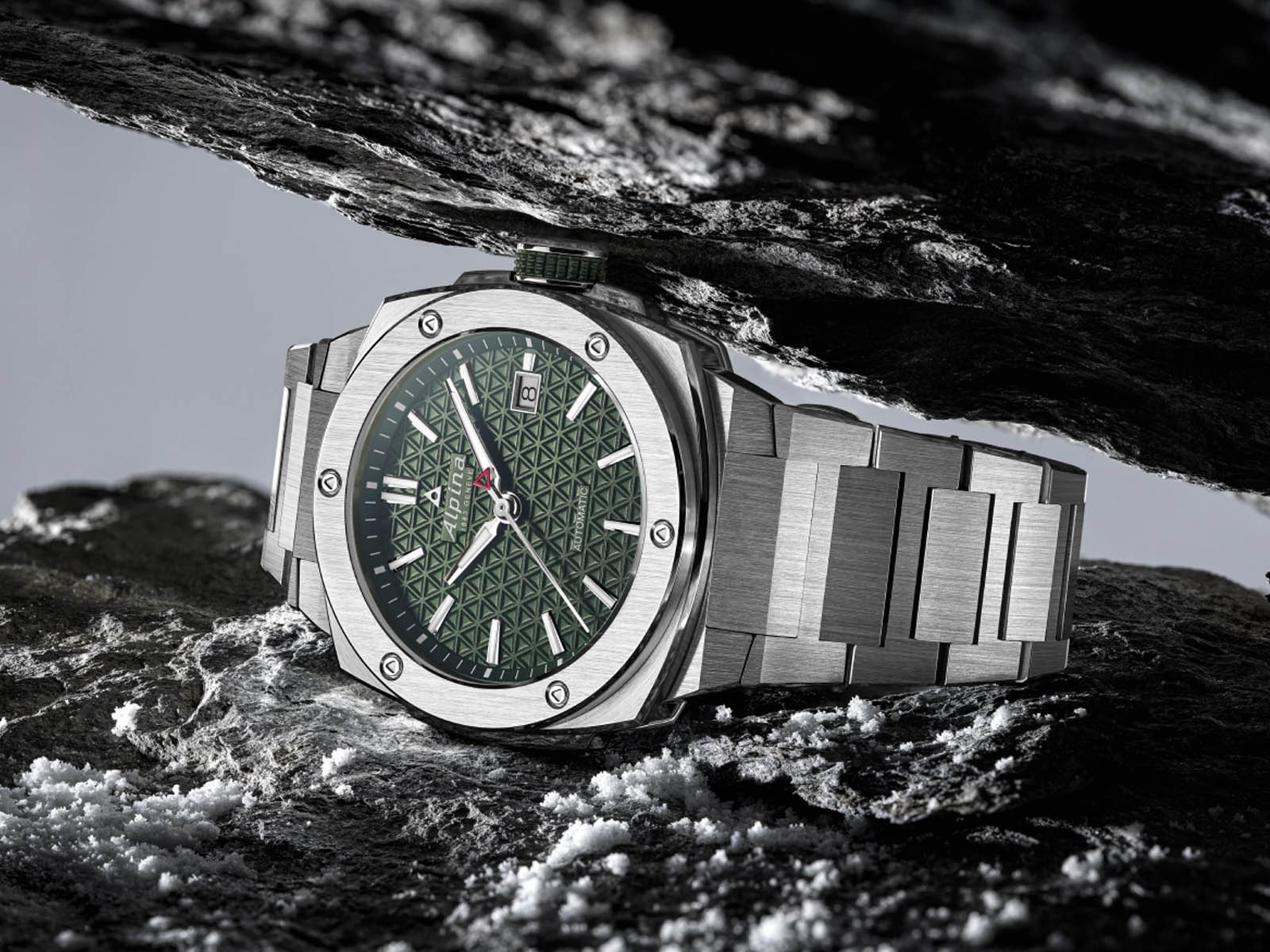 Alpina-Alpiner-Extreme-Automatic-39-mm-1.jpg