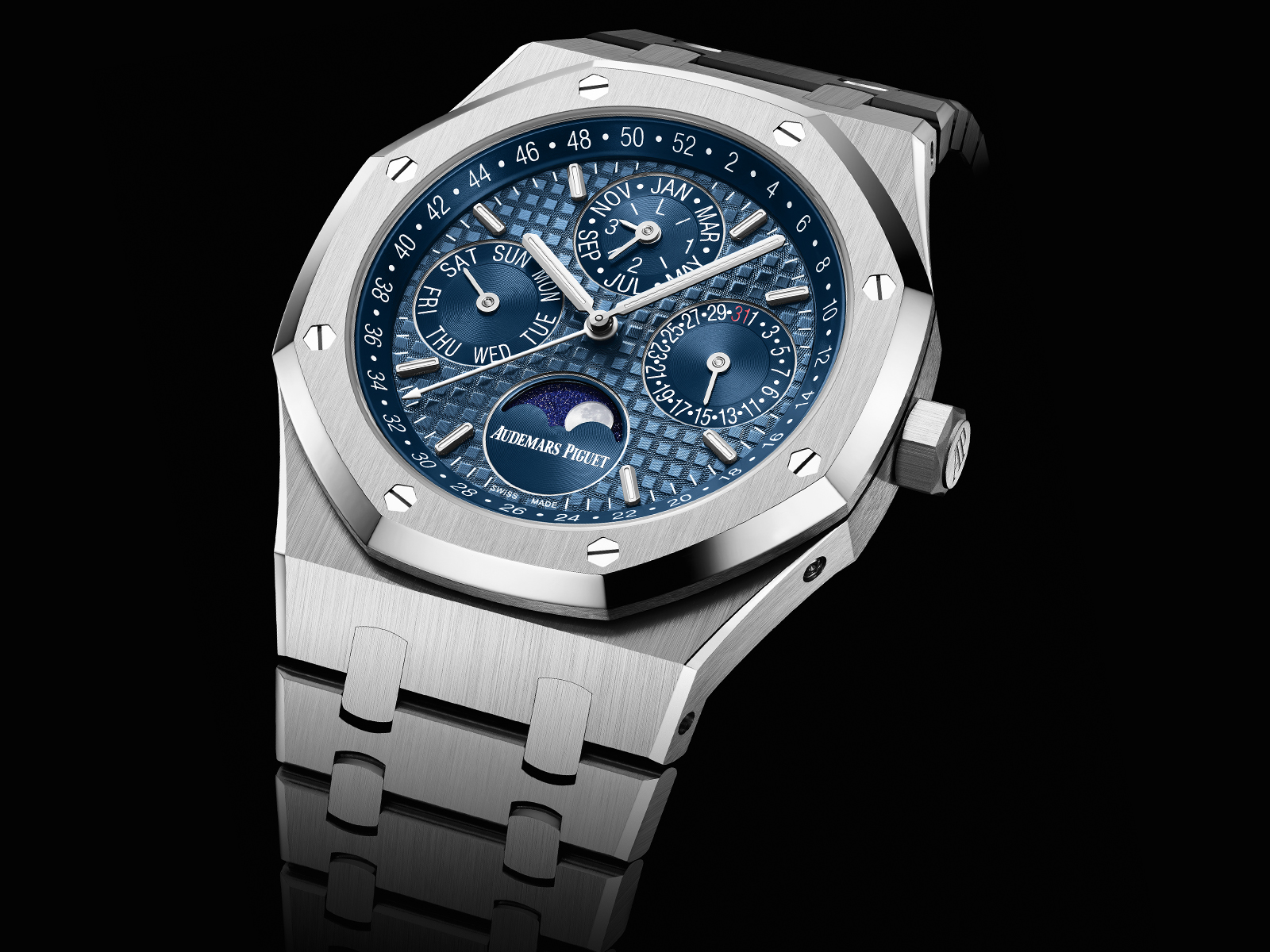 Audemars Piguet With The New Blue Dial | The New Royal Oak