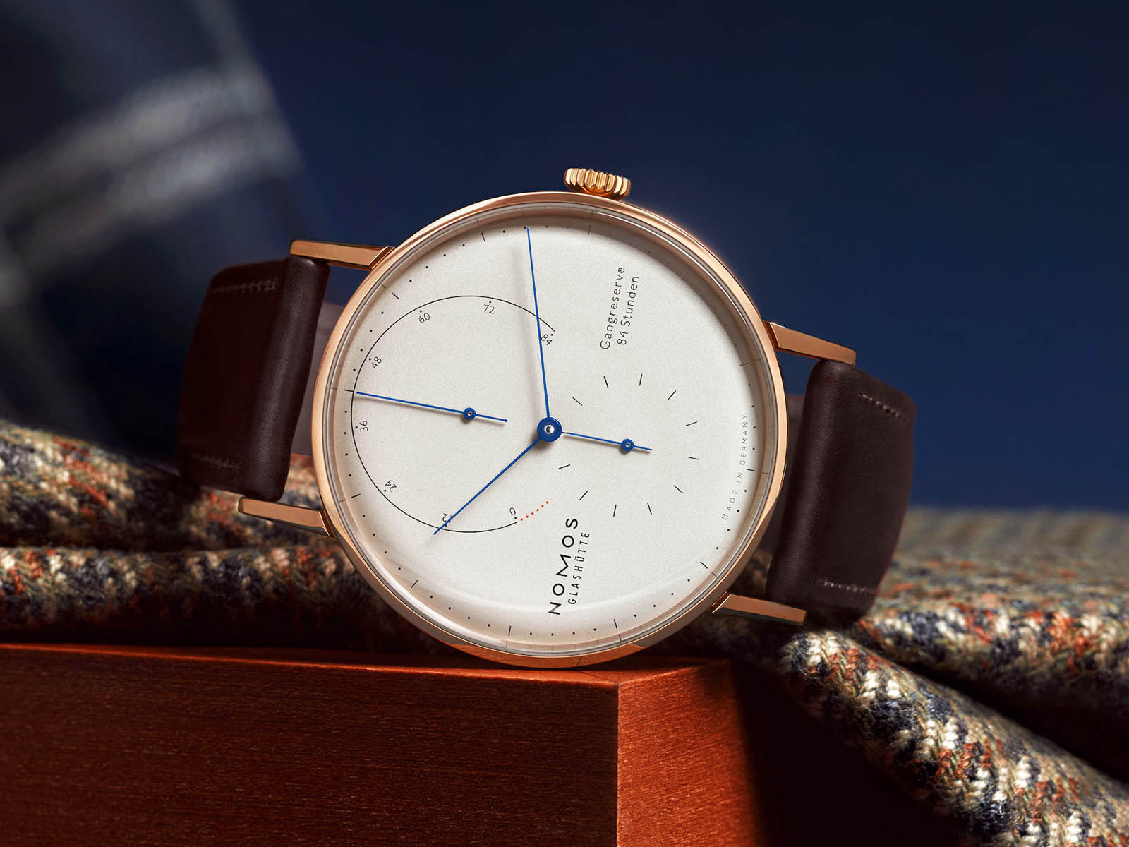 Nomos Lambda 932 in Roségold