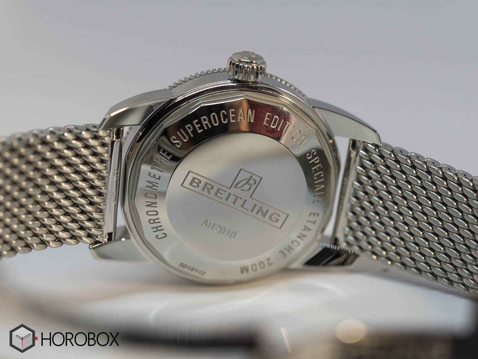 ab201016-c960-154a-breitling-superocean-heritage-2-b20-automatic-42-stainless-steel-gun-blue-7.jpg