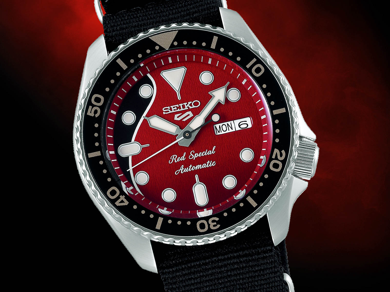 SRPE83K1 | Brian May | Red Special | 5 Sports | Seiko | Review