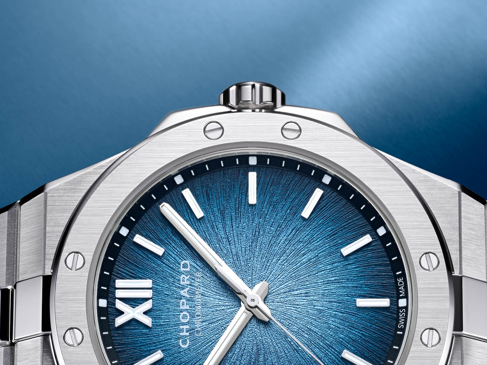 295396-9001-chopard-alpine-eagle-41-xp-cs-platinum-3-.jpg