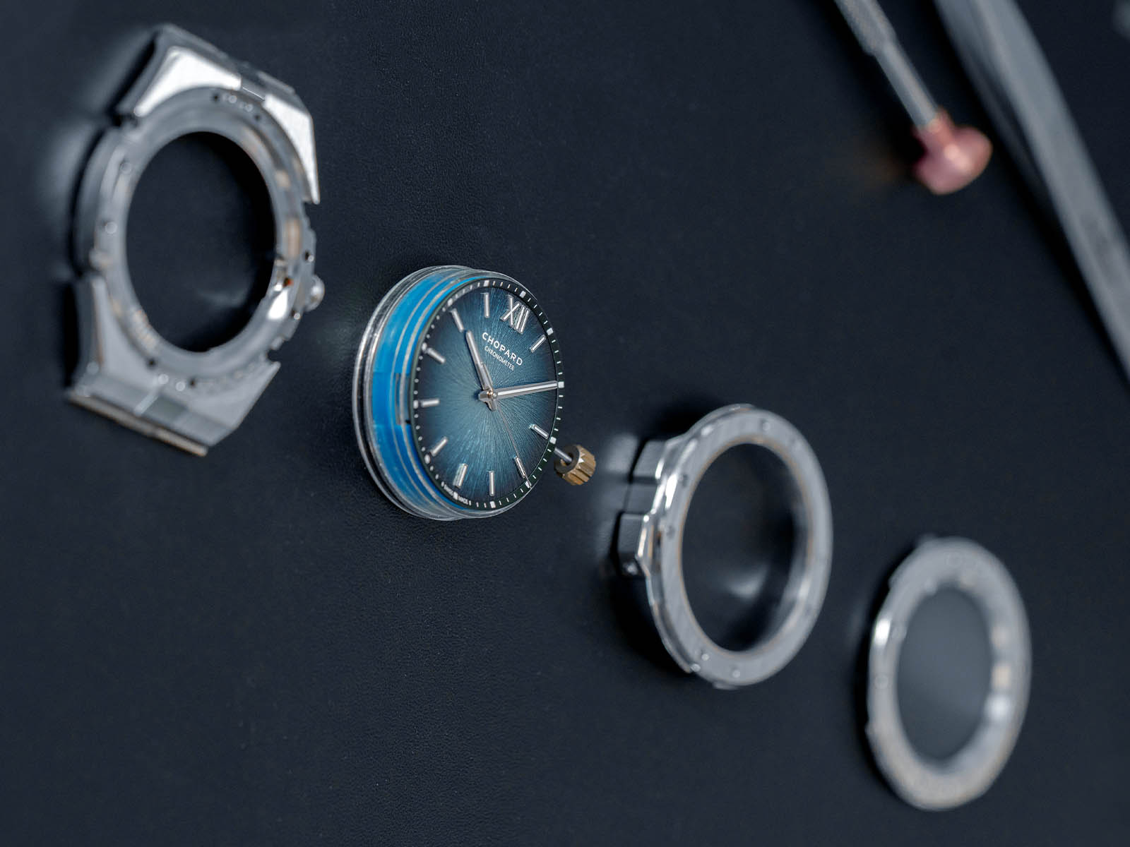 295396-9001-chopard-alpine-eagle-41-xp-cs-platinum-5-.jpg