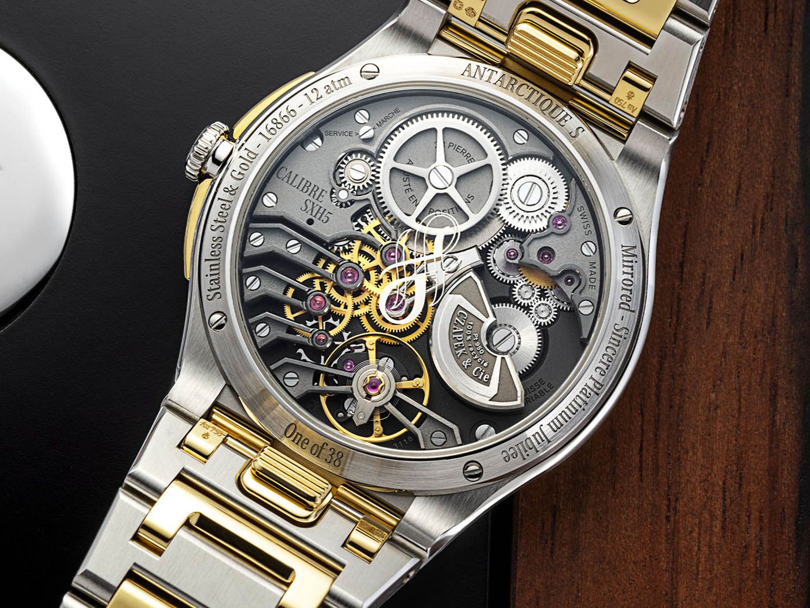 czapek-antarctique-s-mirrored-sincere-platinum-jubilee-edition-5.jpg