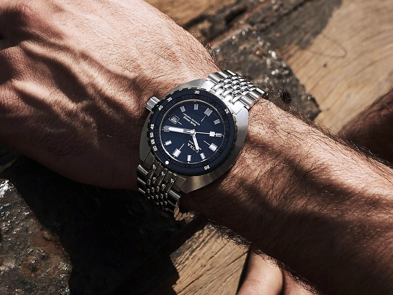 doxa-sub-300-b-seddiqi-limited-edition-4.jpg