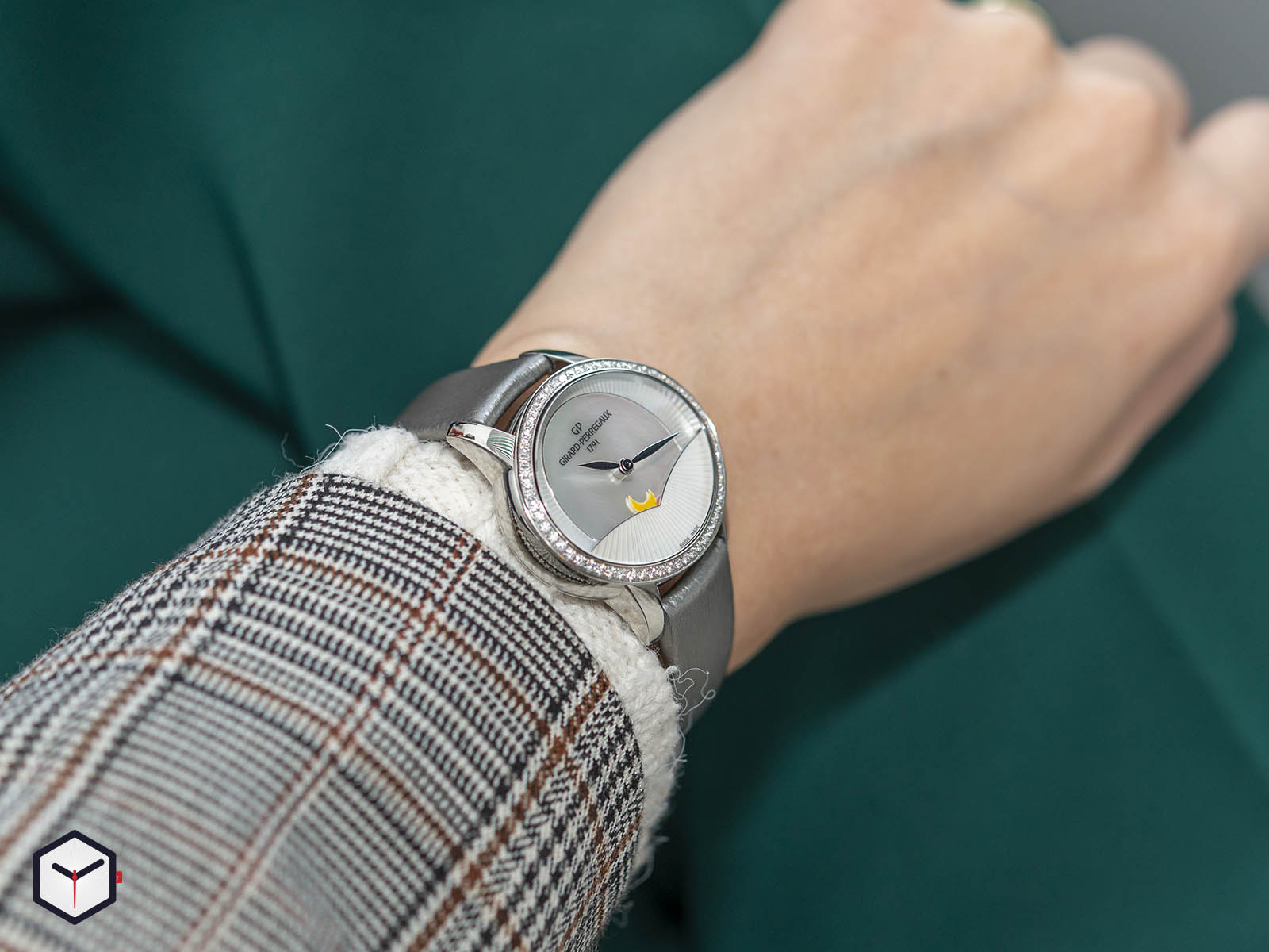 Girard perregaux store cat's eye