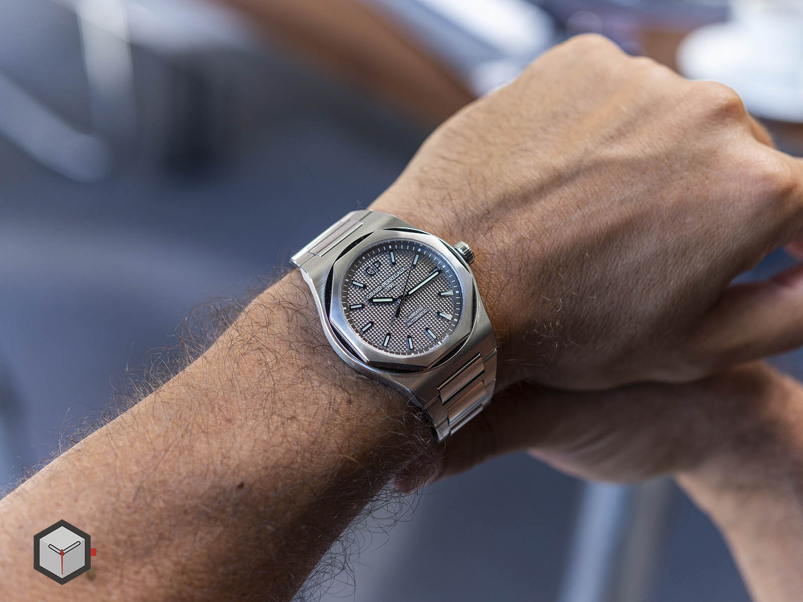Girard perregaux clearance laureato review