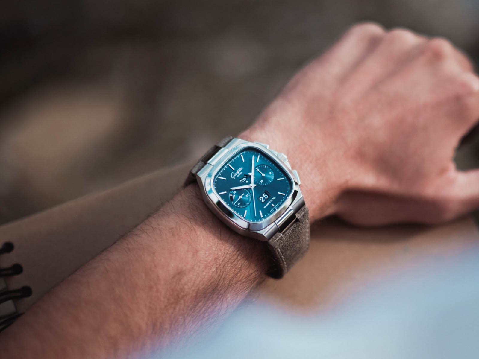 Seventies Chronograph Panorama Date Glashutte Original Review