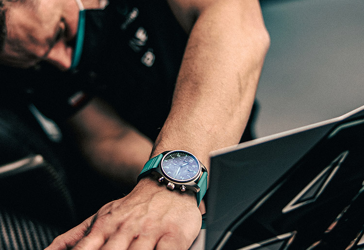 Mercedes watch hotsell