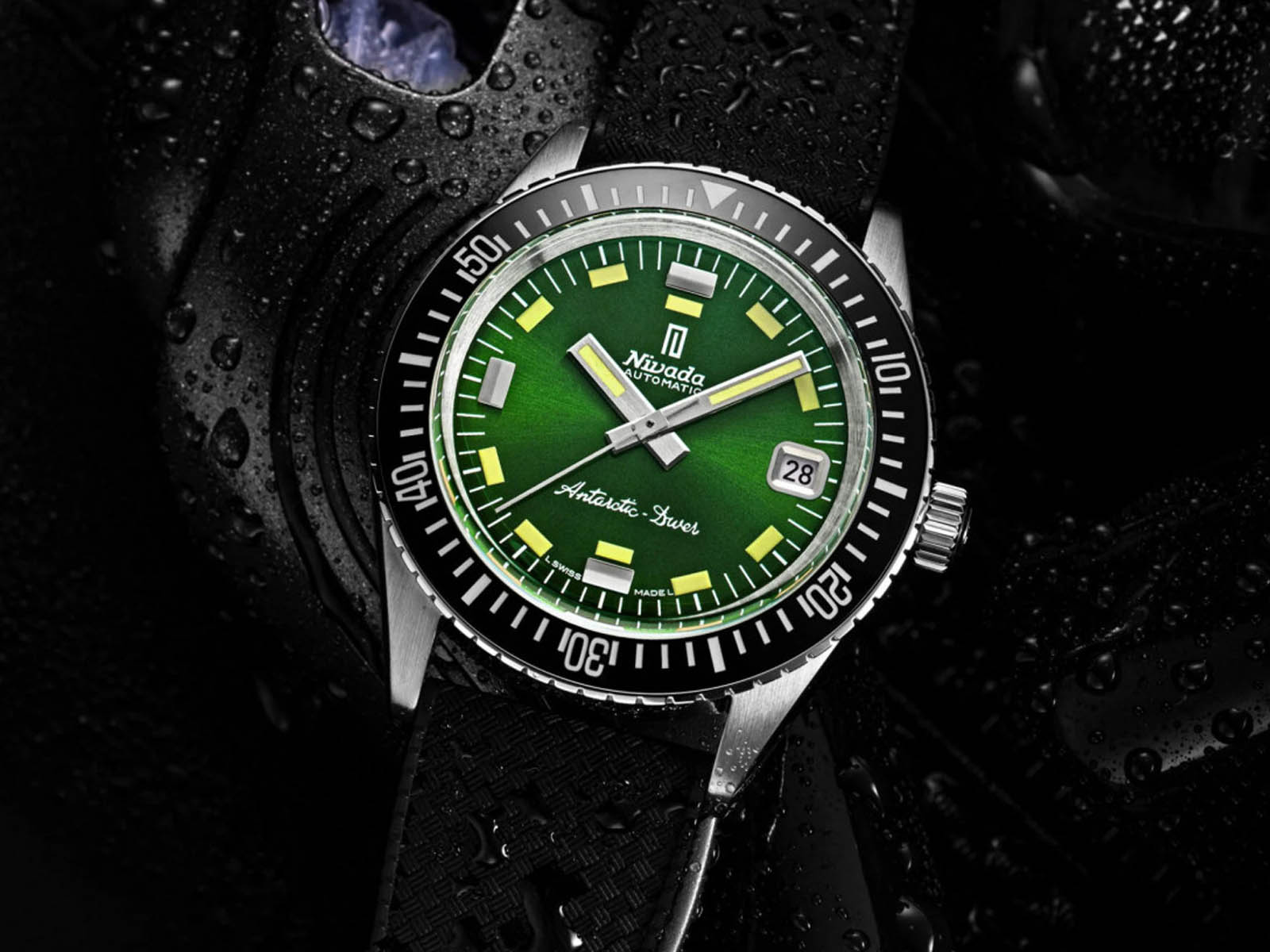 nivada-grenchen-antarctic-diver-green-1.jpg