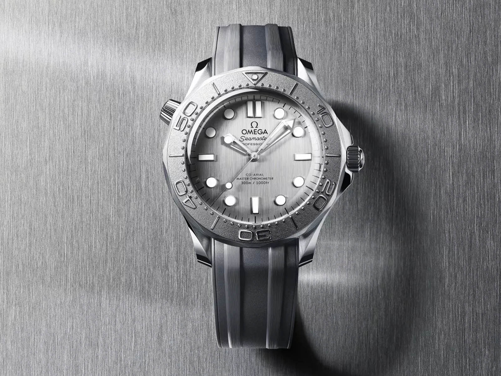 omega-seamaster-diver-300m-no-date-3.jpg