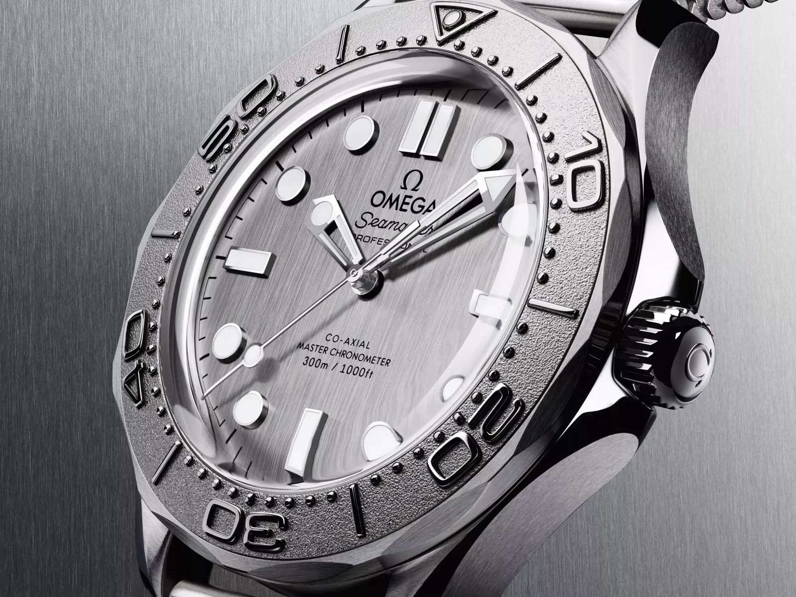 omega-seamaster-diver-300m-no-date-6.jpg