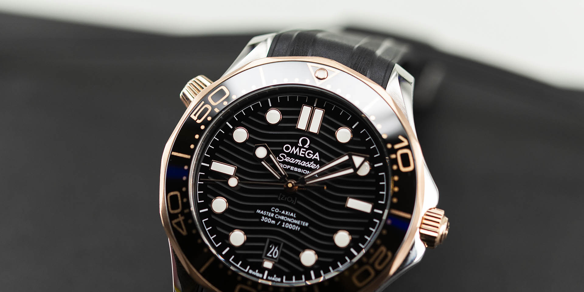 Omega seamaster sedna clearance gold