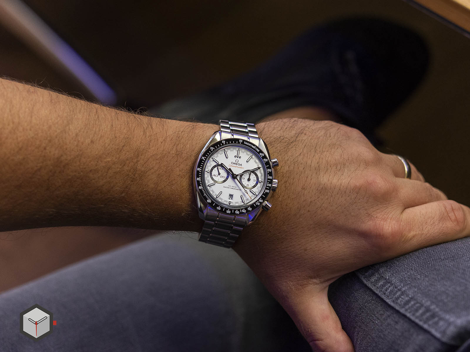 omega speedmaster racing white dial