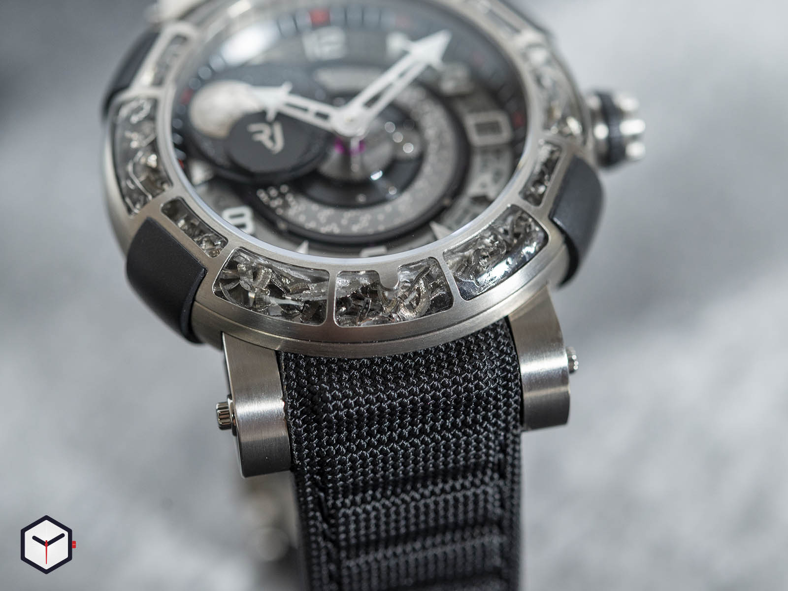 1s45l Tztr 8023 Pr Asn19 6919 Space Titanium Arraw Romain Jerome Sihh 19 Review Horobox