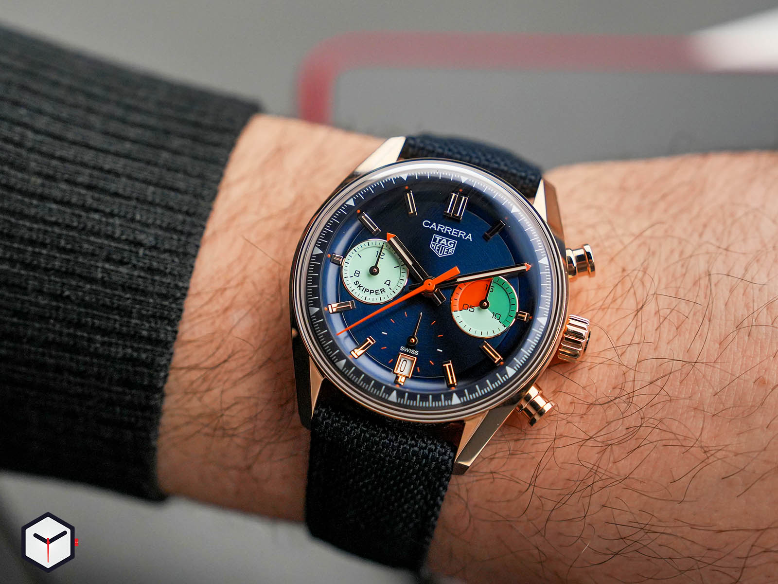 tag-heuer-carrera-skipper-gold-2.jpg
