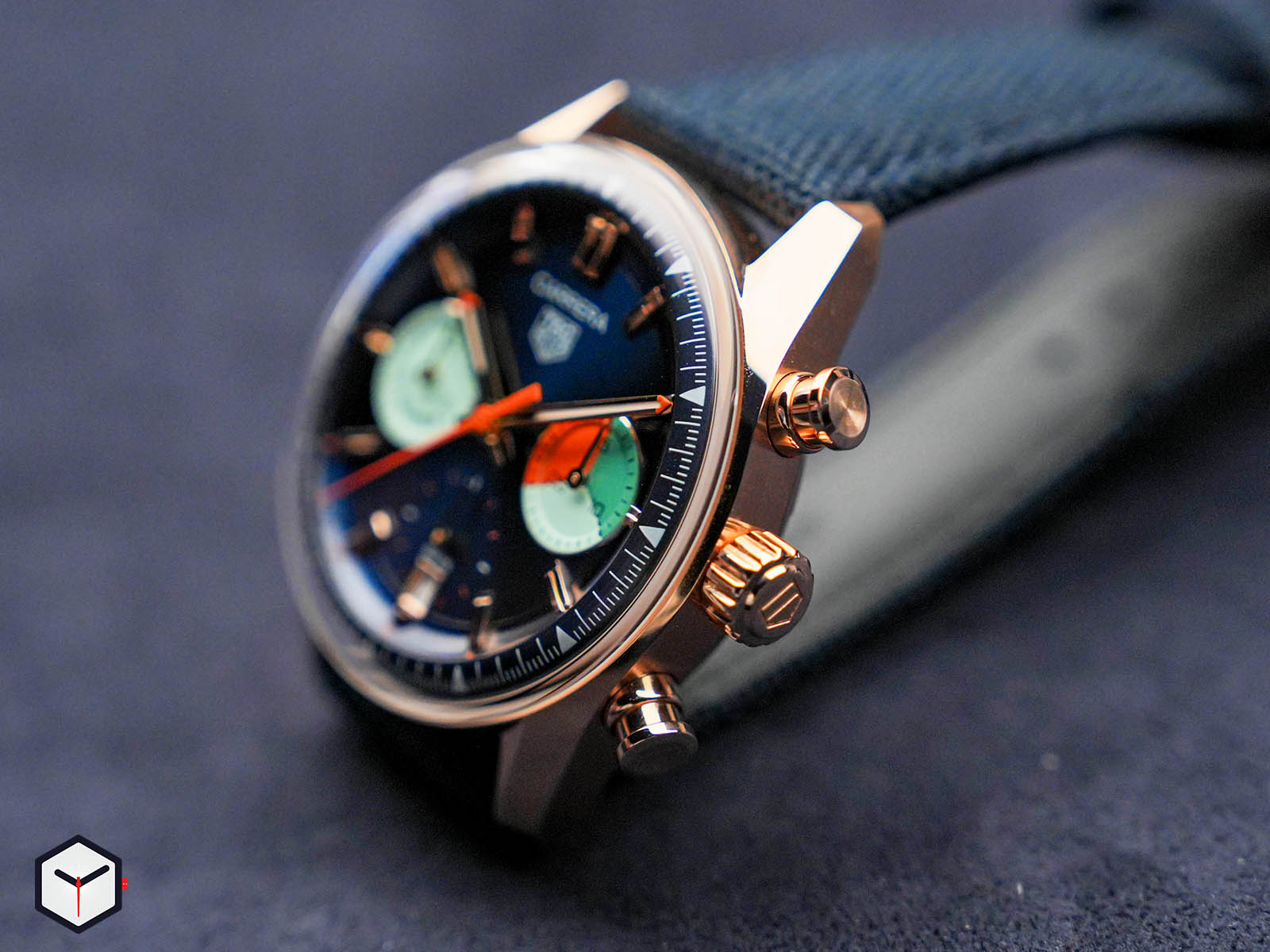 tag-heuer-carrera-skipper-gold-3.jpg