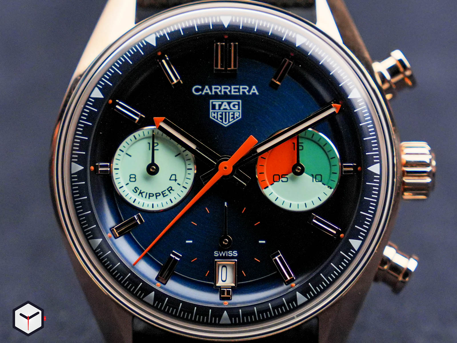 tag-heuer-carrera-skipper-gold-4.jpg
