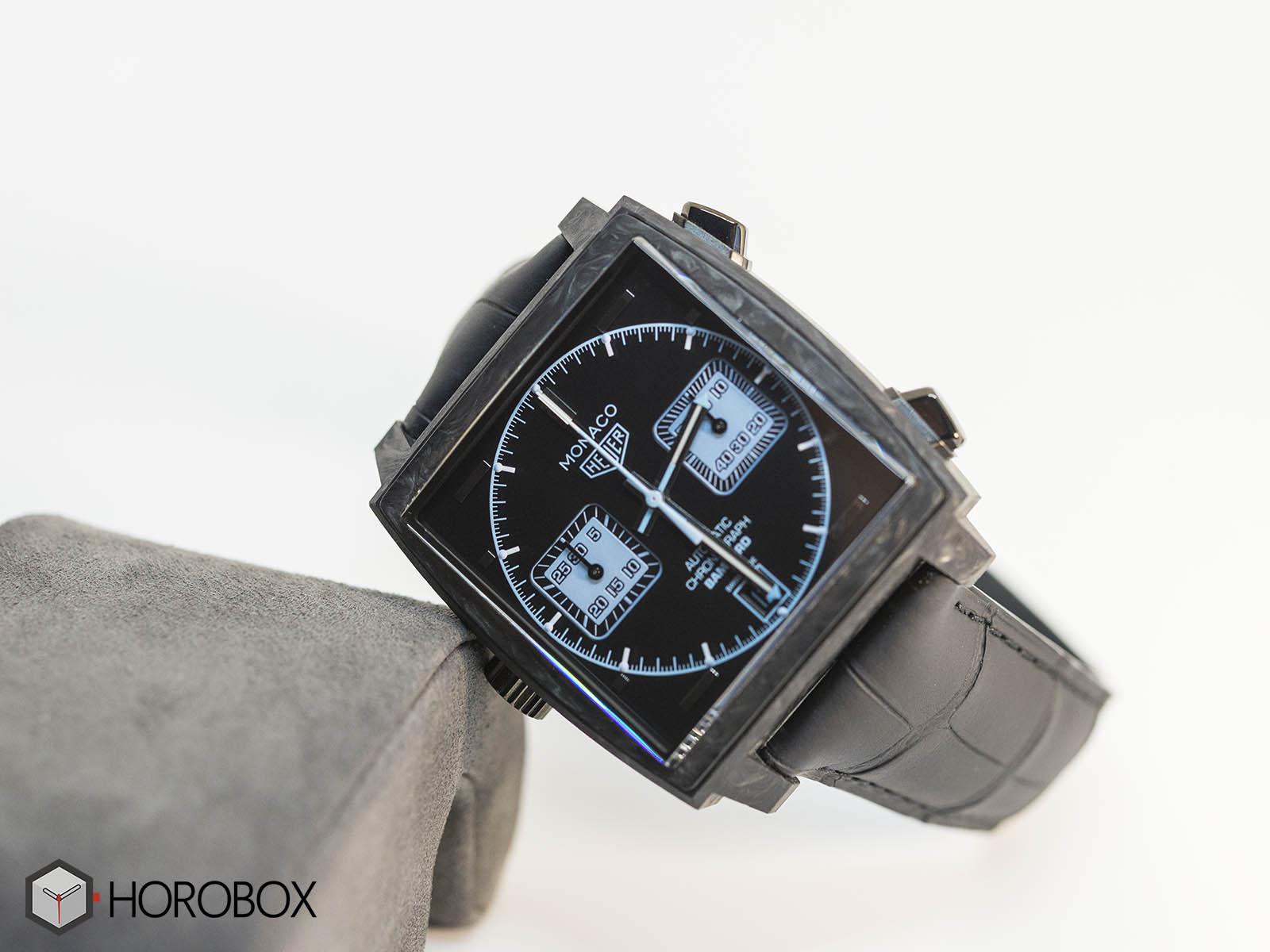 caw2190-fc6437-tag-heuer-monaco-bamford-9.jpg