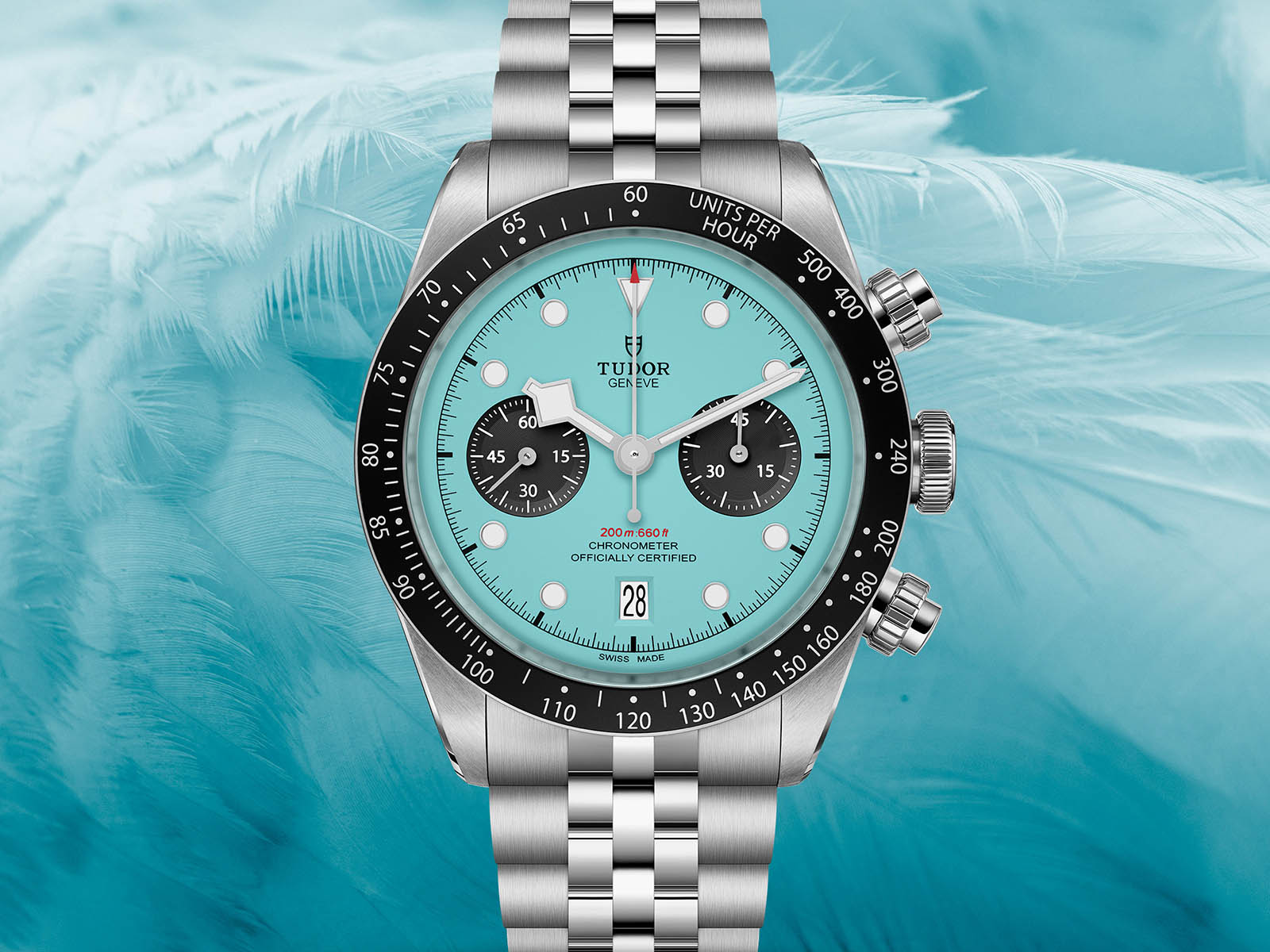 tudor-black-bay-chrono-flamingo-blue-2.jpg