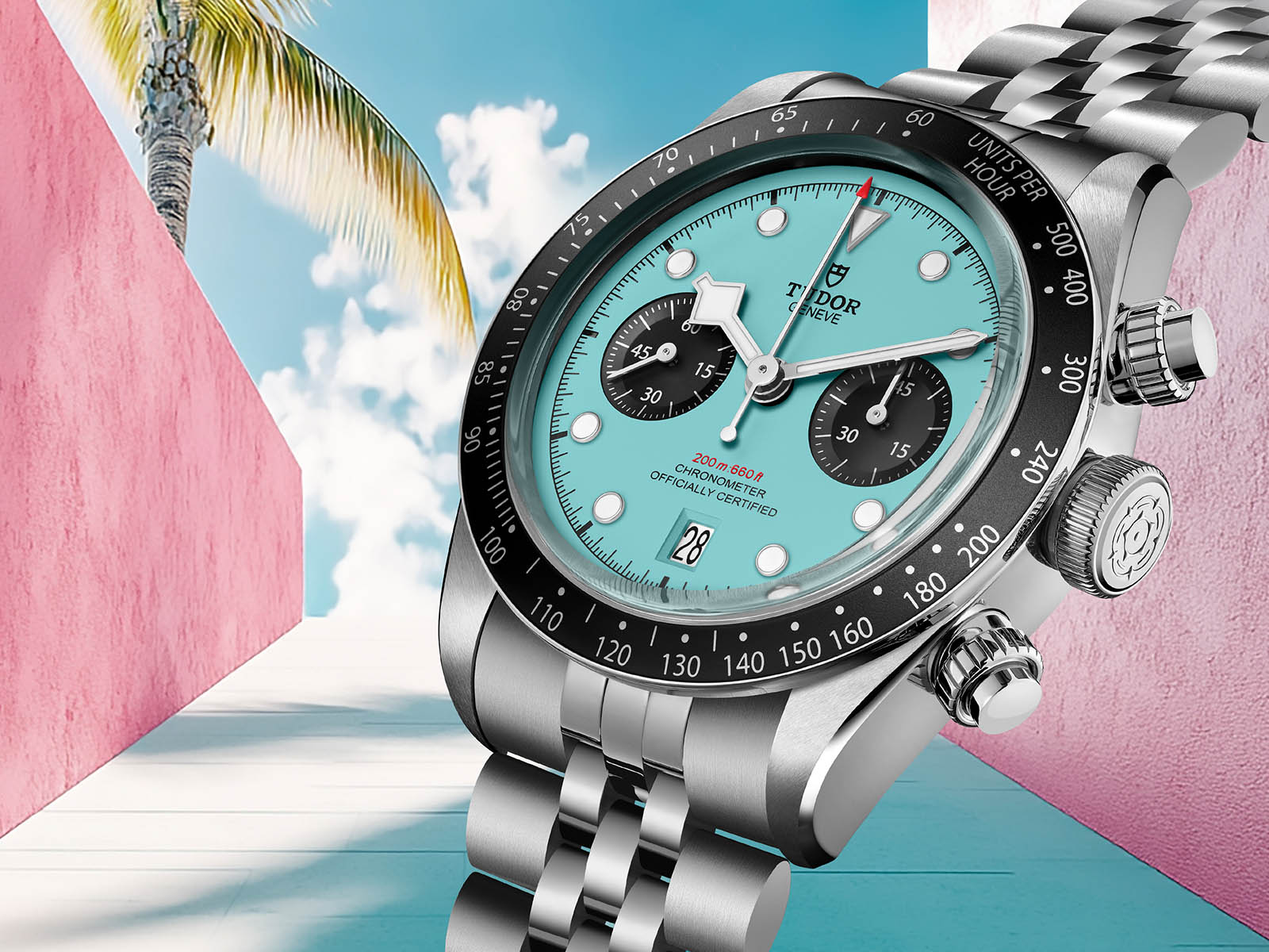 tudor-black-bay-chrono-flamingo-blue-3.jpg
