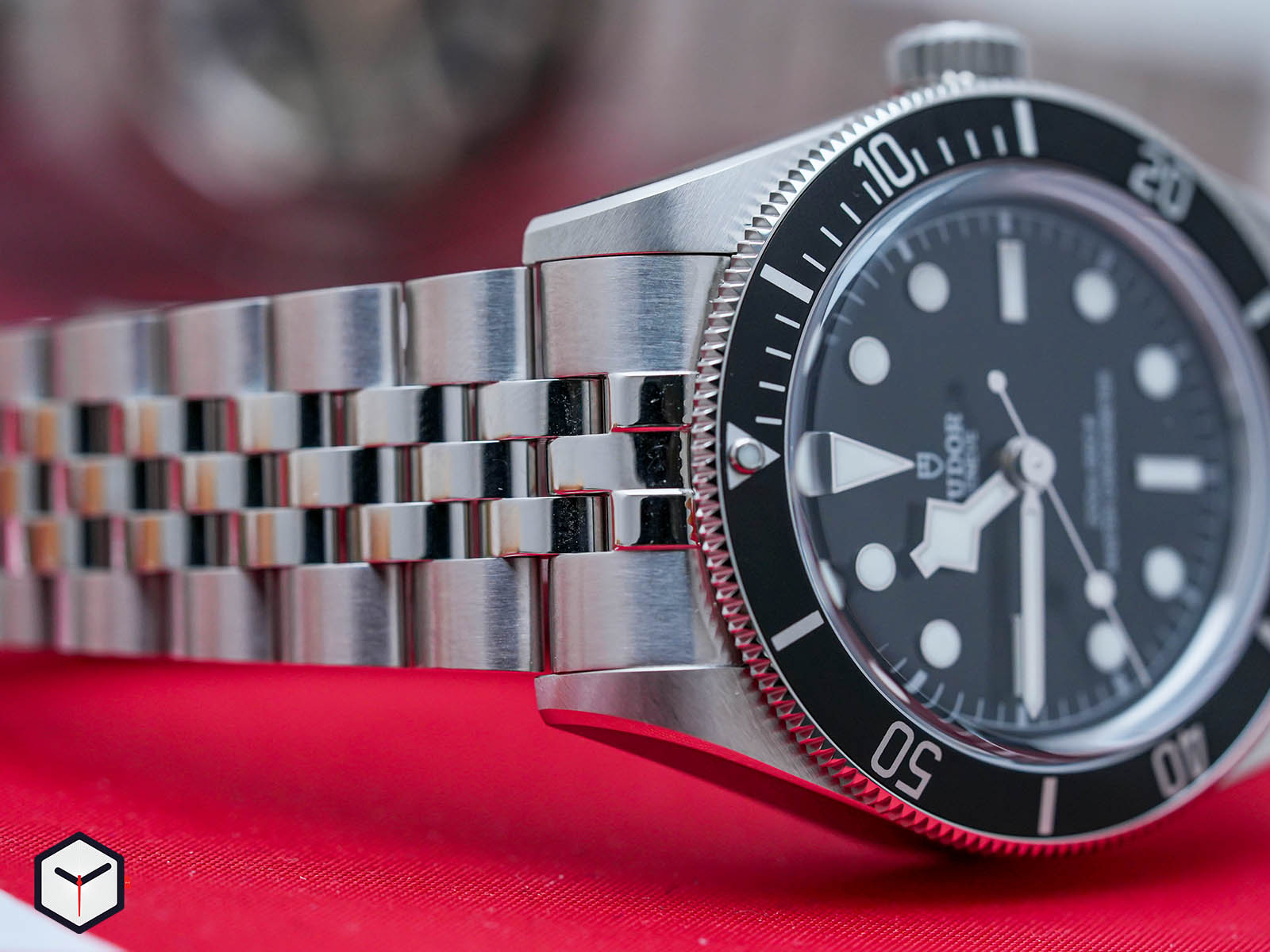 tudor-black-bay-ref-7941a1a0nu-13.jpg