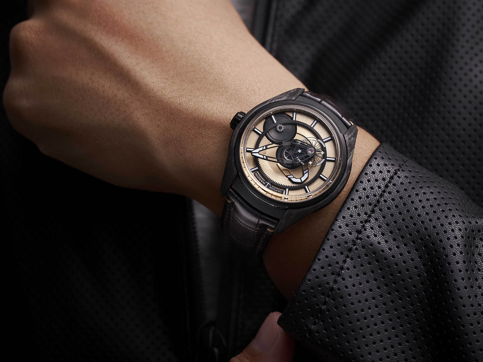 2303 270LE CARB The Hour Glass Carbonium Freak X Ulysse Nardin Review Horobox
