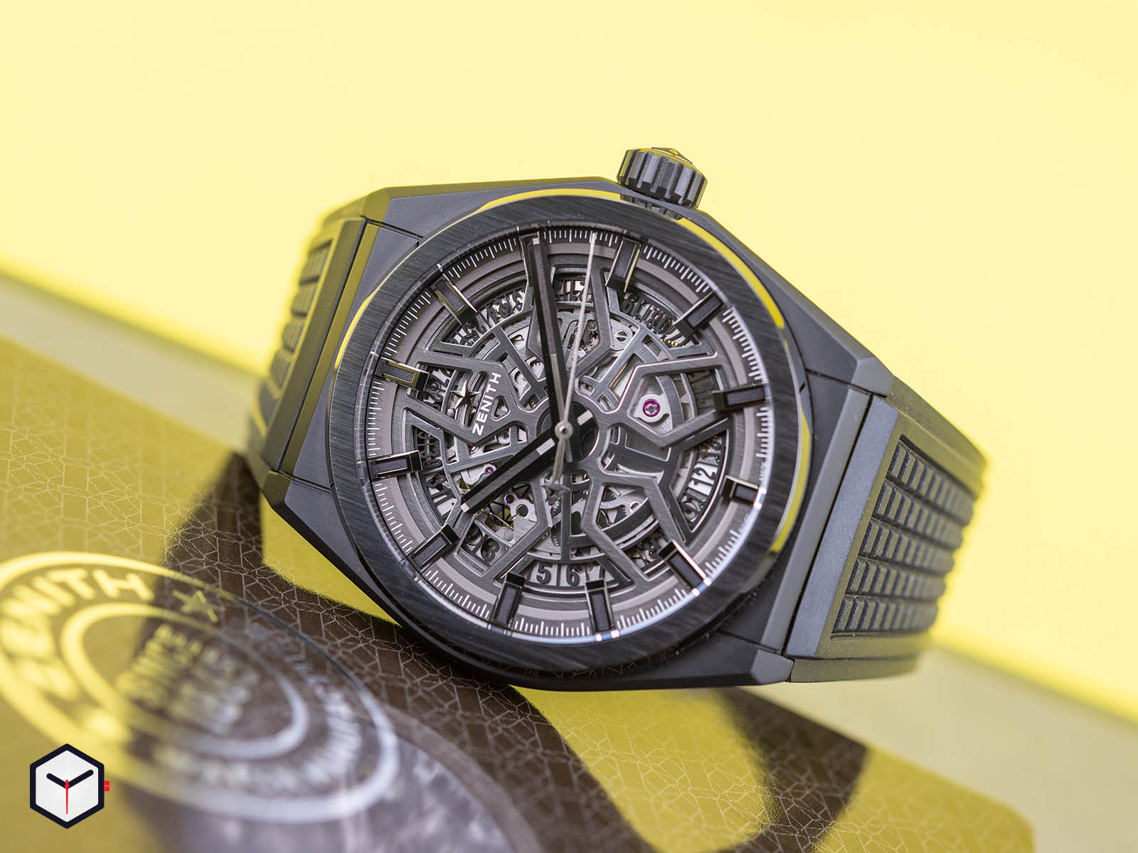 Authentic Used Zenith Defy Classic Black Ceramic 49.9000.670 Watch  (10-10-ZEN-ZRHF4V)