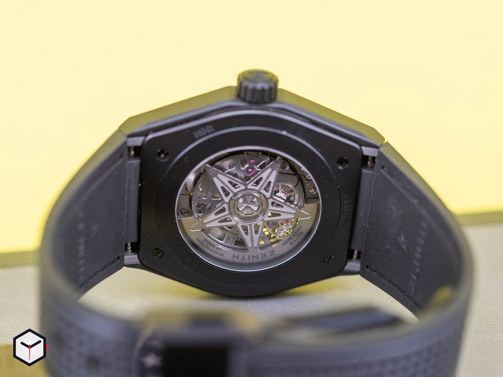 49.9000.670/77.R782 | Black Ceramic | Defy Classic | Zenith