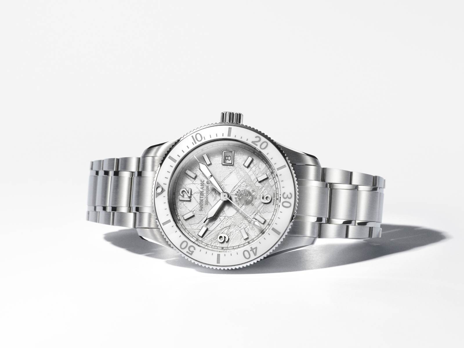 montblanc-iced-sea-38mm-5-.jpg